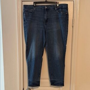 Old Navy Women's Straight Leg Jeans in Indigo